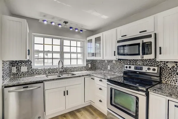 $140,000 | 709 Gale Street, Unit 14, Seabrook, TX 77586