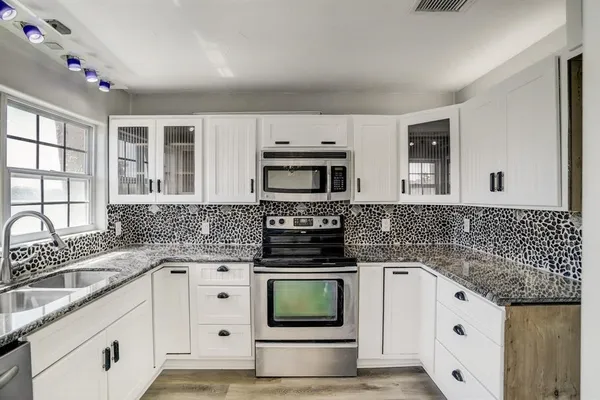 $140,000 | 709 Gale Street, Unit 14, Seabrook, TX 77586