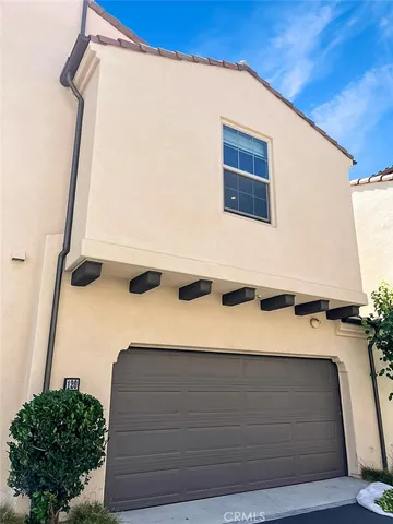 a view of utility room