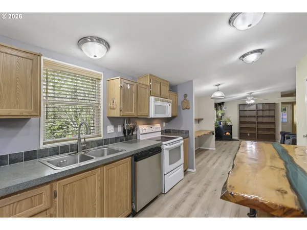 $215,000 | 32700 Southeast Leewood Lane, Boring, OR 97009