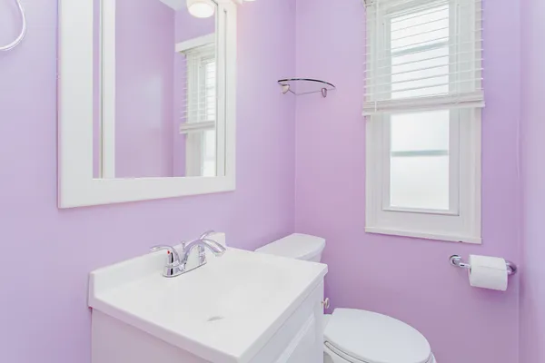 $2,900 | 4852 Carol Street, Skokie, IL 60077