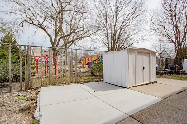 $2,900 | 4852 Carol Street, Skokie, IL 60077