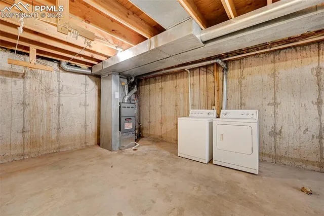 a view of a storage & utility room
