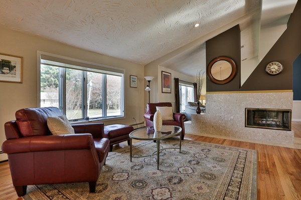 39 Kennedy Road Tewksbury, MA 01876 - Photo 3 of 29 Gallery Image 3