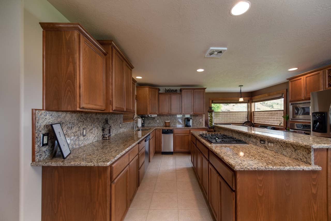 1202 South Henry Road Greenacres, WA 99016 - Photo 8 of 20 Gallery Image 8