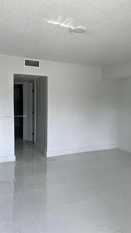 $2,200 | 6051 Arthur Street, Unit 14, Hollywood, FL 33024