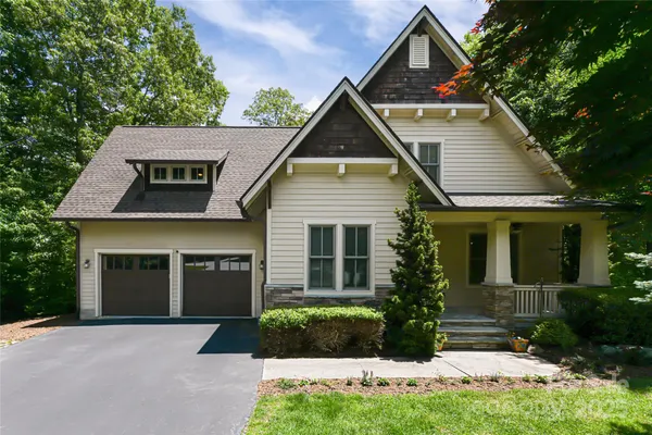 $1,175,000 | 1 East Owl Creek Lane, Fairview, NC 28730