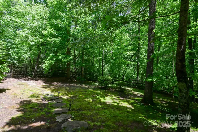 $1,175,000 | 1 East Owl Creek Lane, Fairview, NC 28730