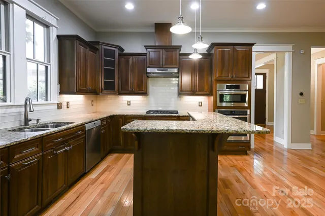 $1,175,000 | 1 East Owl Creek Lane, Fairview, NC 28730