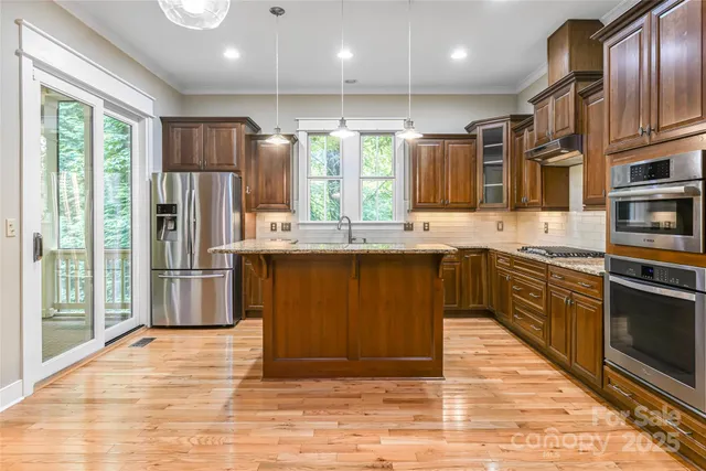 $1,175,000 | 1 East Owl Creek Lane, Fairview, NC 28730