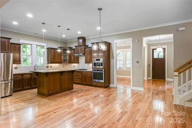 $1,175,000 | 1 East Owl Creek Lane, Fairview, NC 28730
