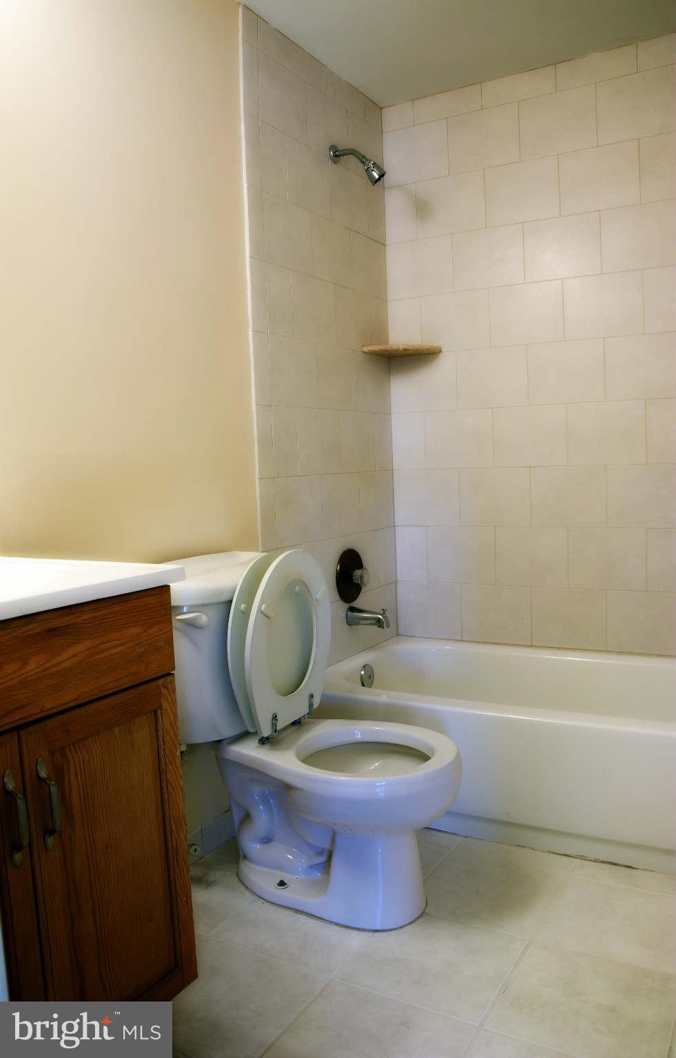 13427 Delaney Road Woodbridge, VA 22193 - Photo 16 of 19 Bath
