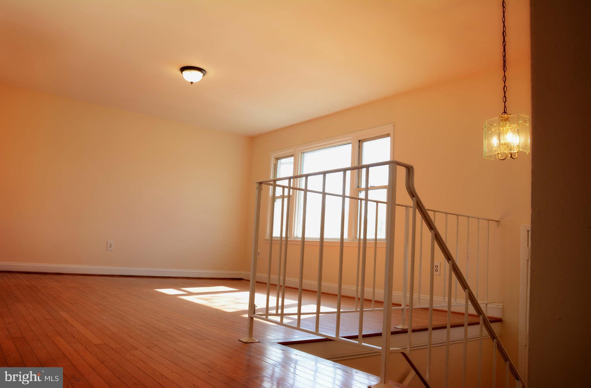 13427 Delaney Road Woodbridge, VA 22193 - Photo 7 of 19 Interior (General)