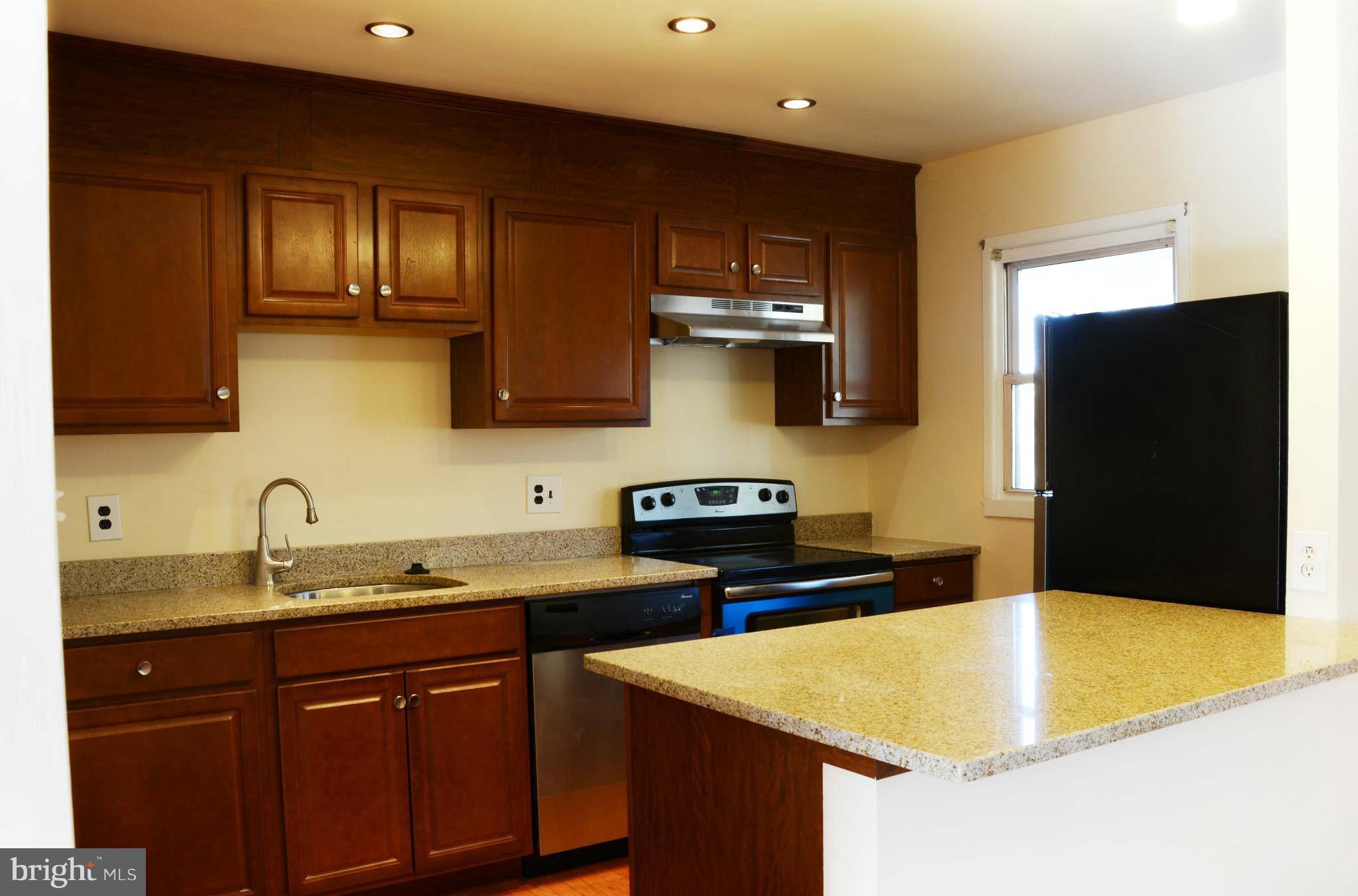 13427 Delaney Road Woodbridge, VA 22193 - Photo 8 of 19 Kitchen