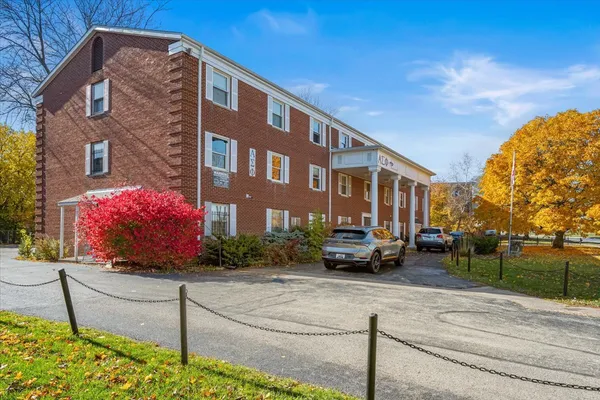 $950,000 | 928 West Hillcrest Drive, DeKalb, IL 60115