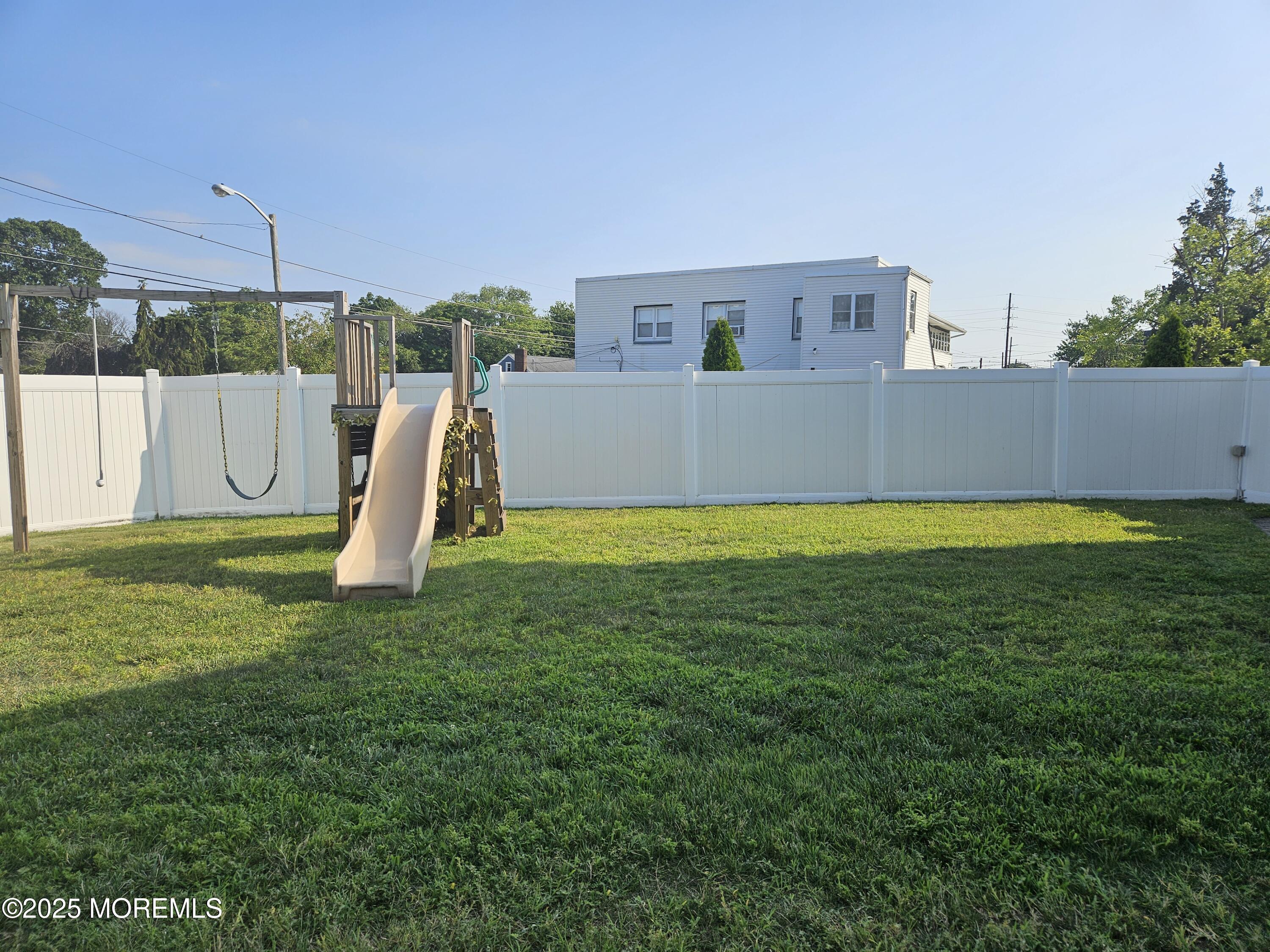 127 Chingarora Avenue Keyport, NJ 07735 - Photo 17 of 51 Large fenced in yard