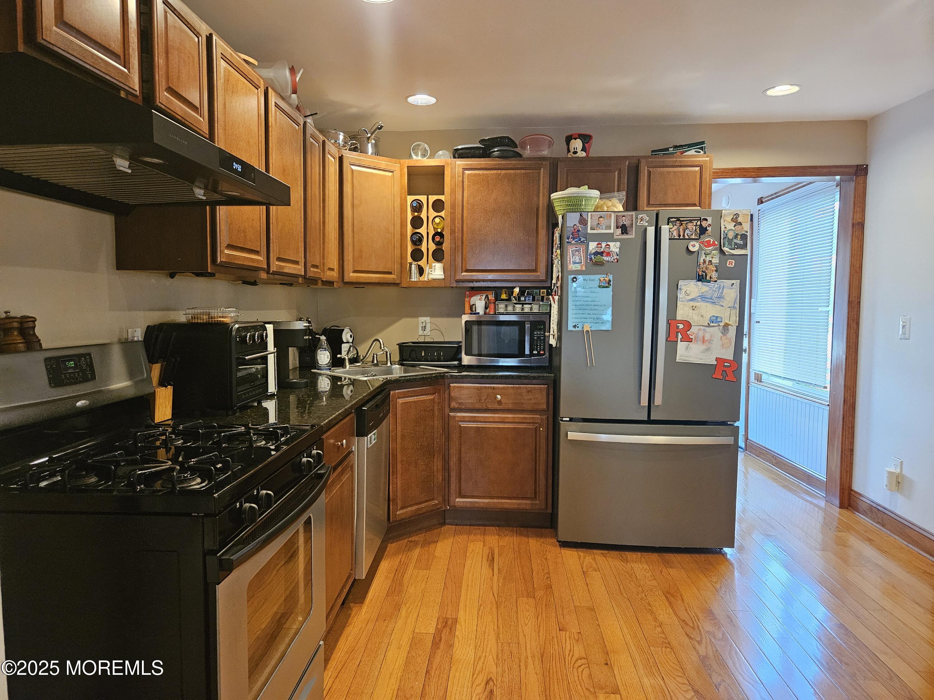 127 Chingarora Avenue Keyport, NJ 07735 - Photo 23 of 51 kitchen