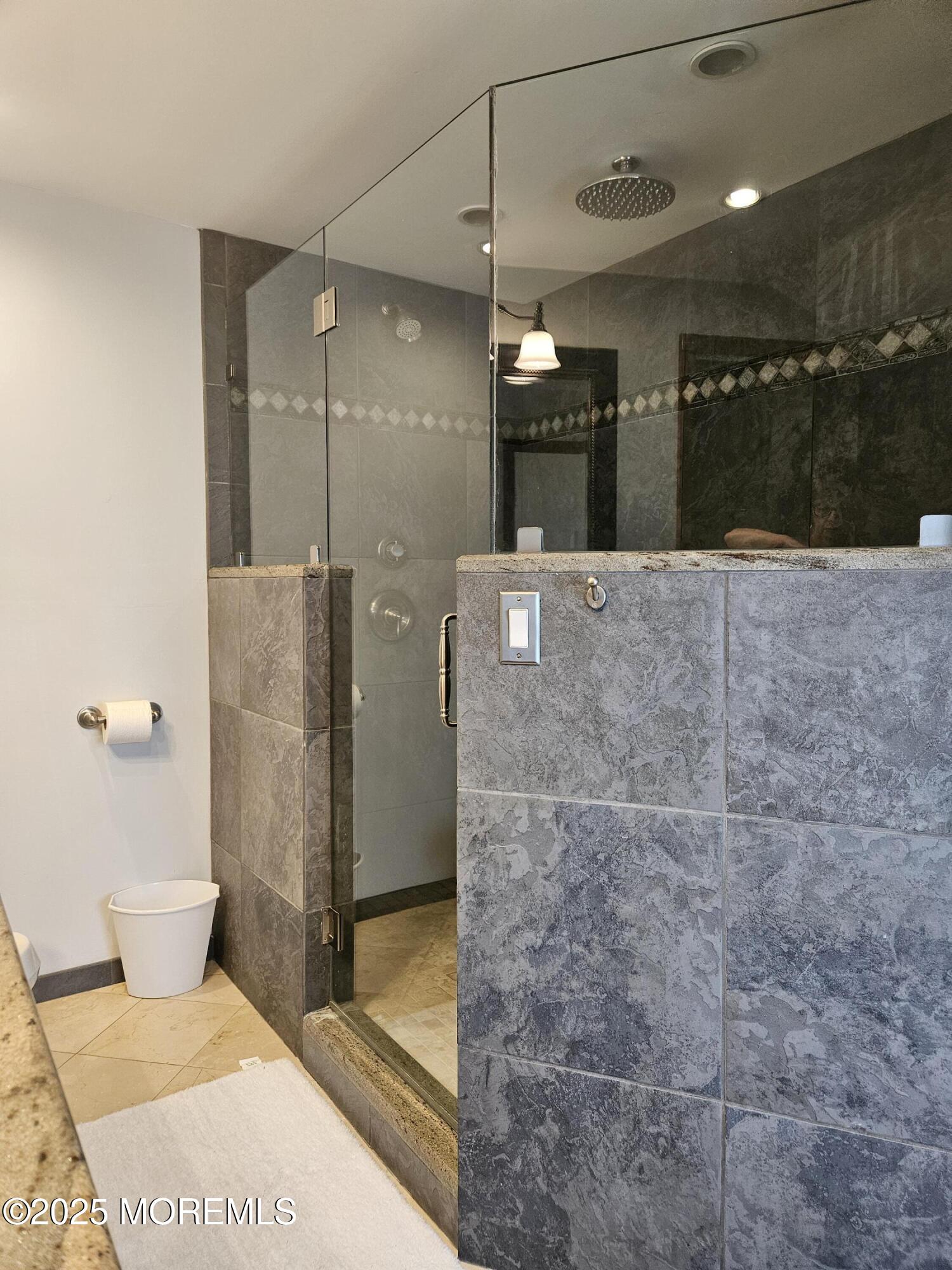 127 Chingarora Avenue Keyport, NJ 07735 - Photo 24 of 51 2nd floor bath