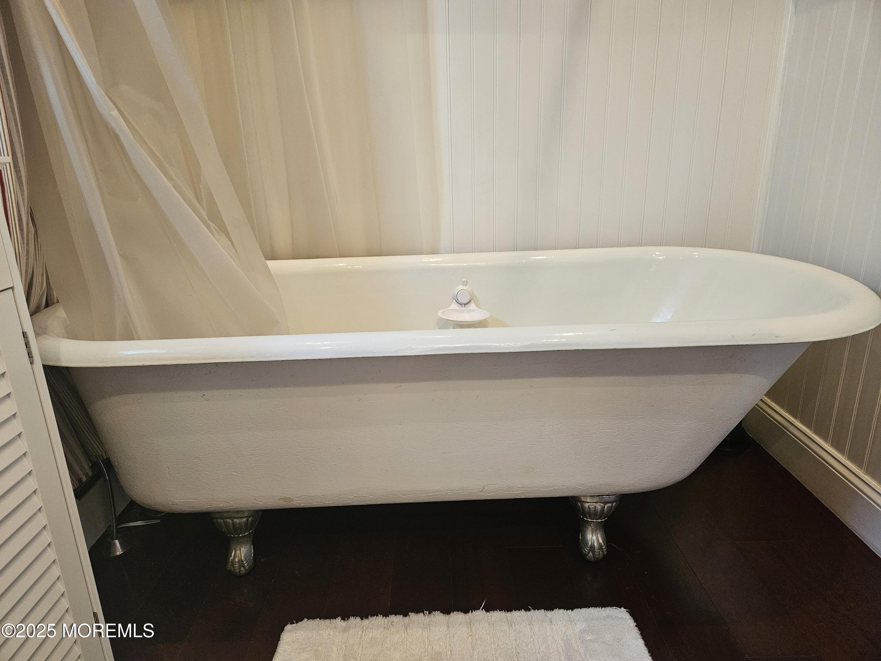127 Chingarora Avenue Keyport, NJ 07735 - Photo 27 of 51 Claw Tub