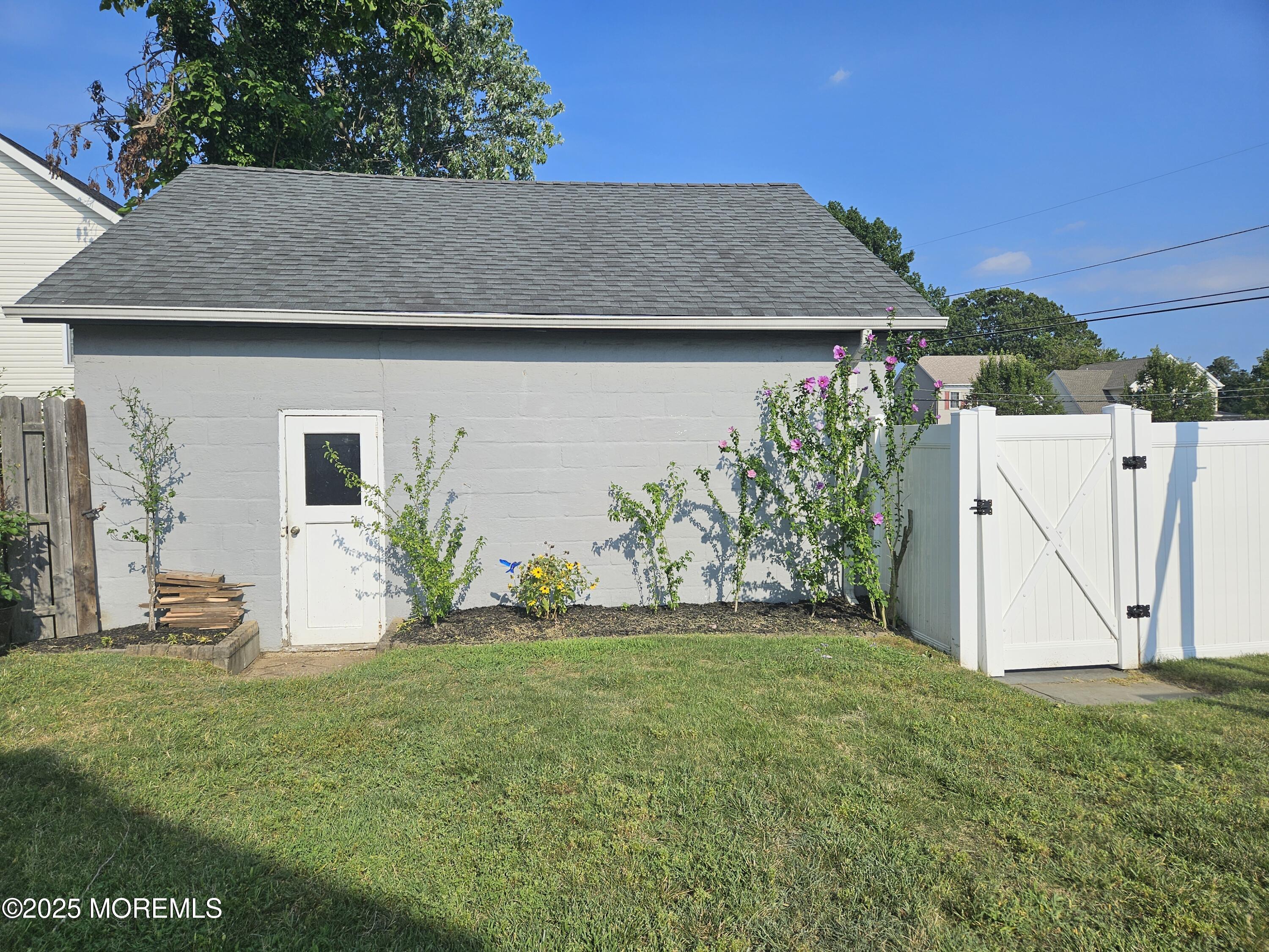 127 Chingarora Avenue Keyport, NJ 07735 - Photo 4 of 51 side door to Garage