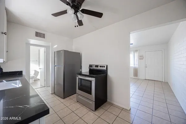 $1,095 | 1915 North 26th Place, Unit 4, Phoenix, AZ 85008