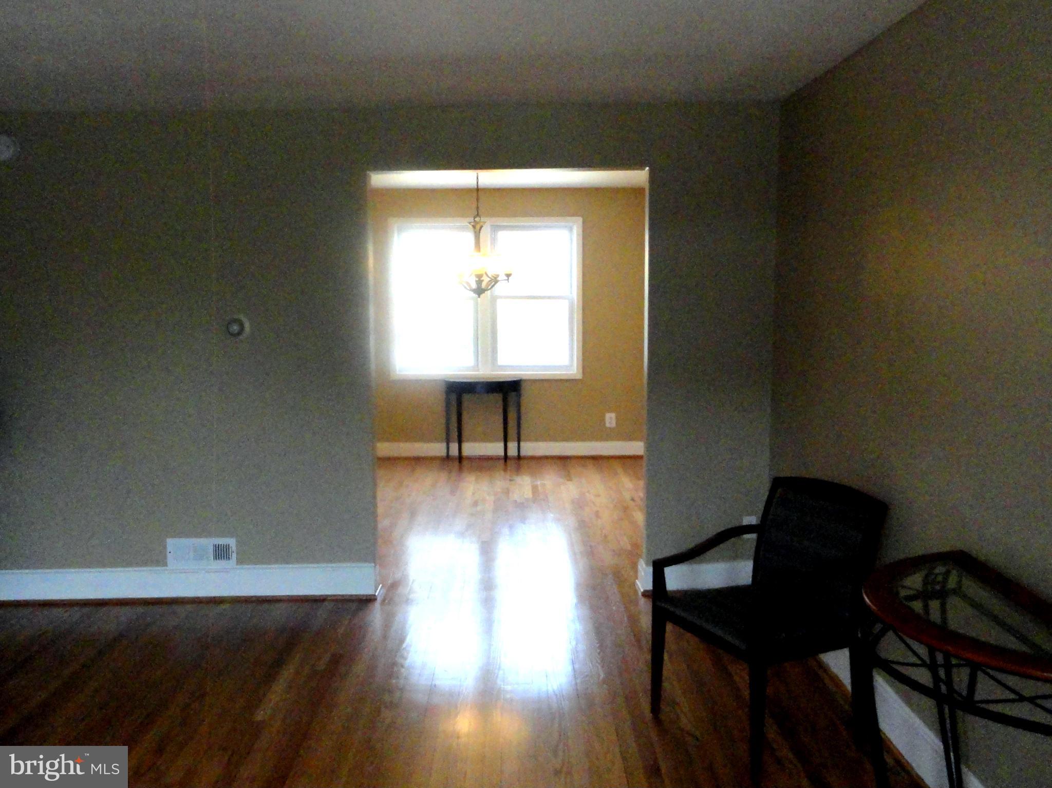 608 Middlesex Road Baltimore, MD 21221 - Photo 21 of 26 Living Room