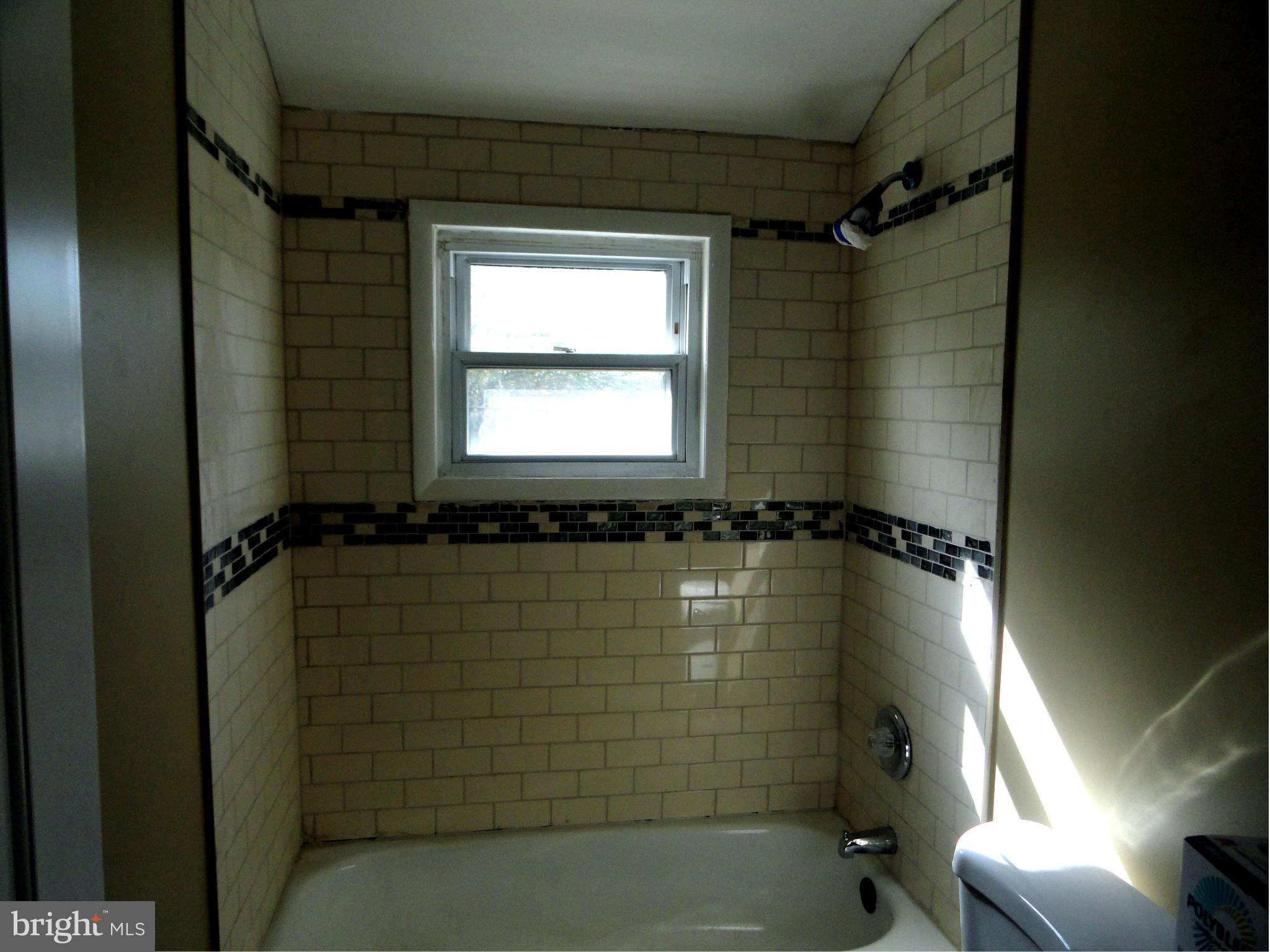 608 Middlesex Road Baltimore, MD 21221 - Photo 10 of 26 Bath
