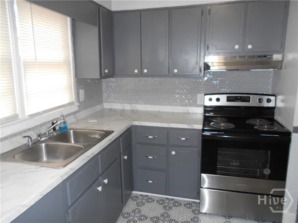 $1,800 | 5505 Betty Drive, Savannah, GA 31406