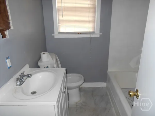 $1,800 | 5505 Betty Drive, Savannah, GA 31406