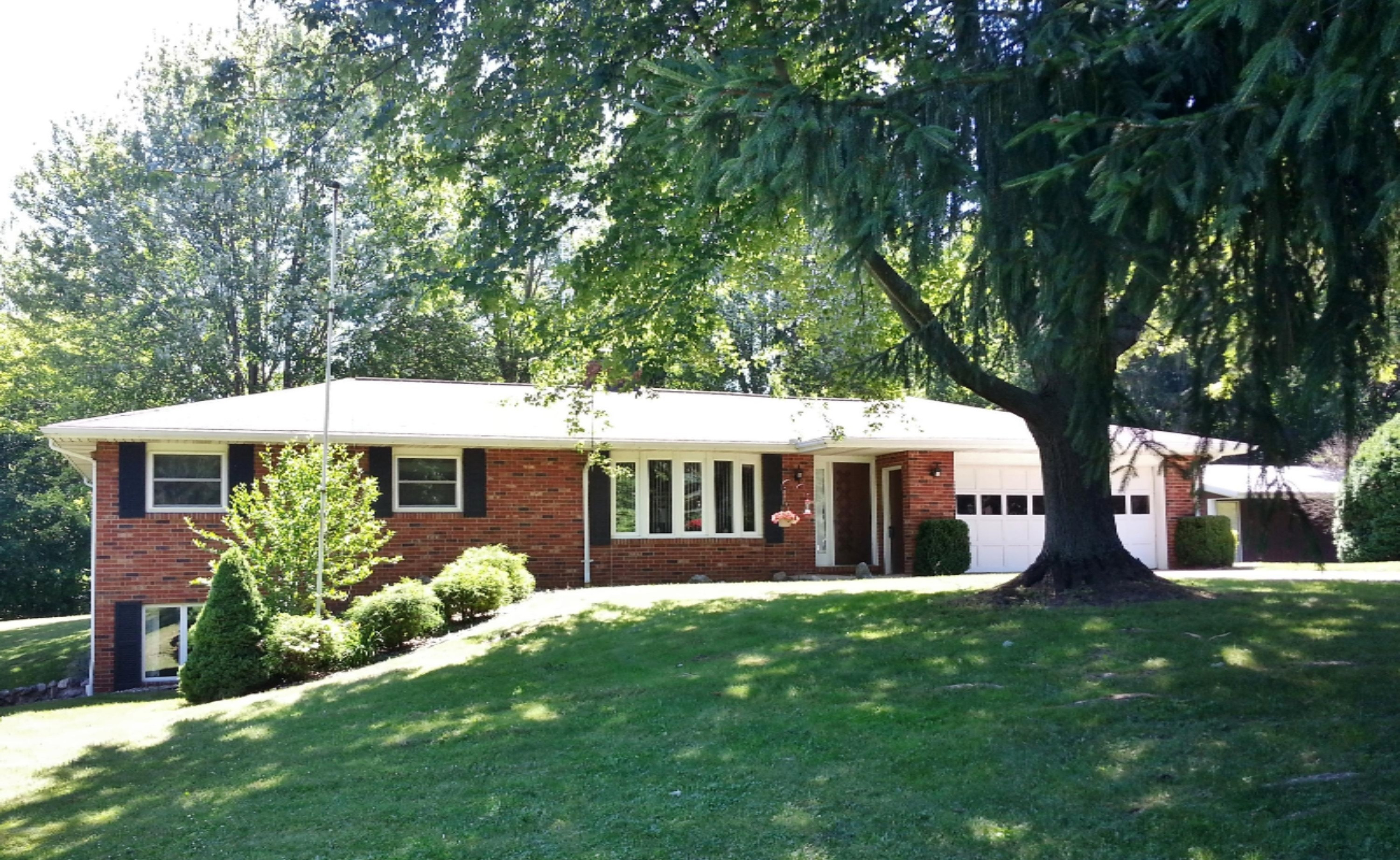 5925 Eidson Road St. Joseph, MI 49085 - Photo 1 of 31 20150623_115226
