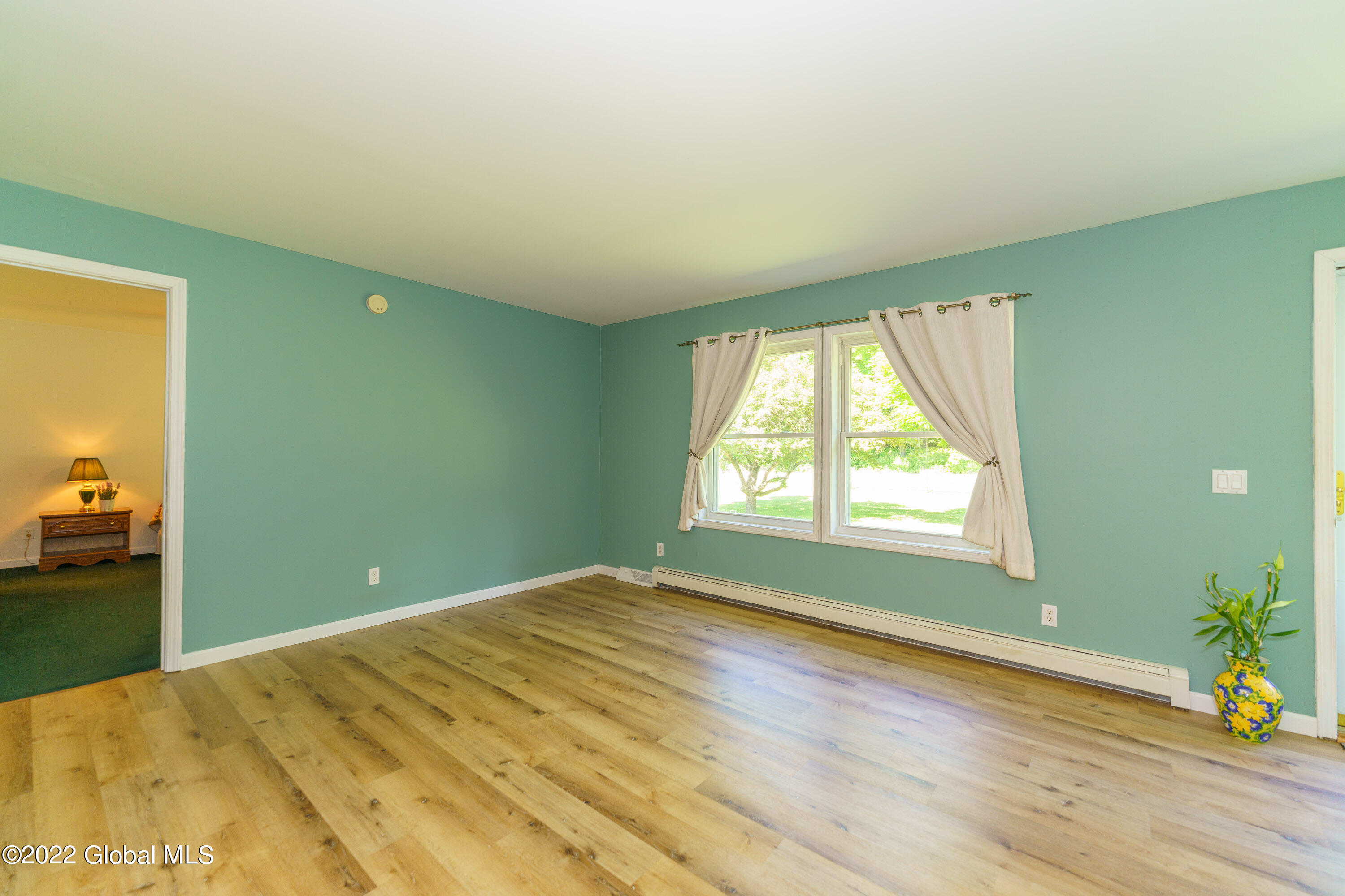 77 Russell Road Greenfield, NY 12833 - Photo 8 of 47 1 Livingroom 4
