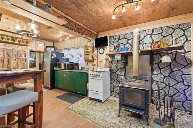 $424,900 | 960 Riverview Road, Spencer, VA 24165