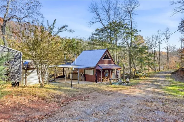$424,900 | 960 Riverview Road, Spencer, VA 24165