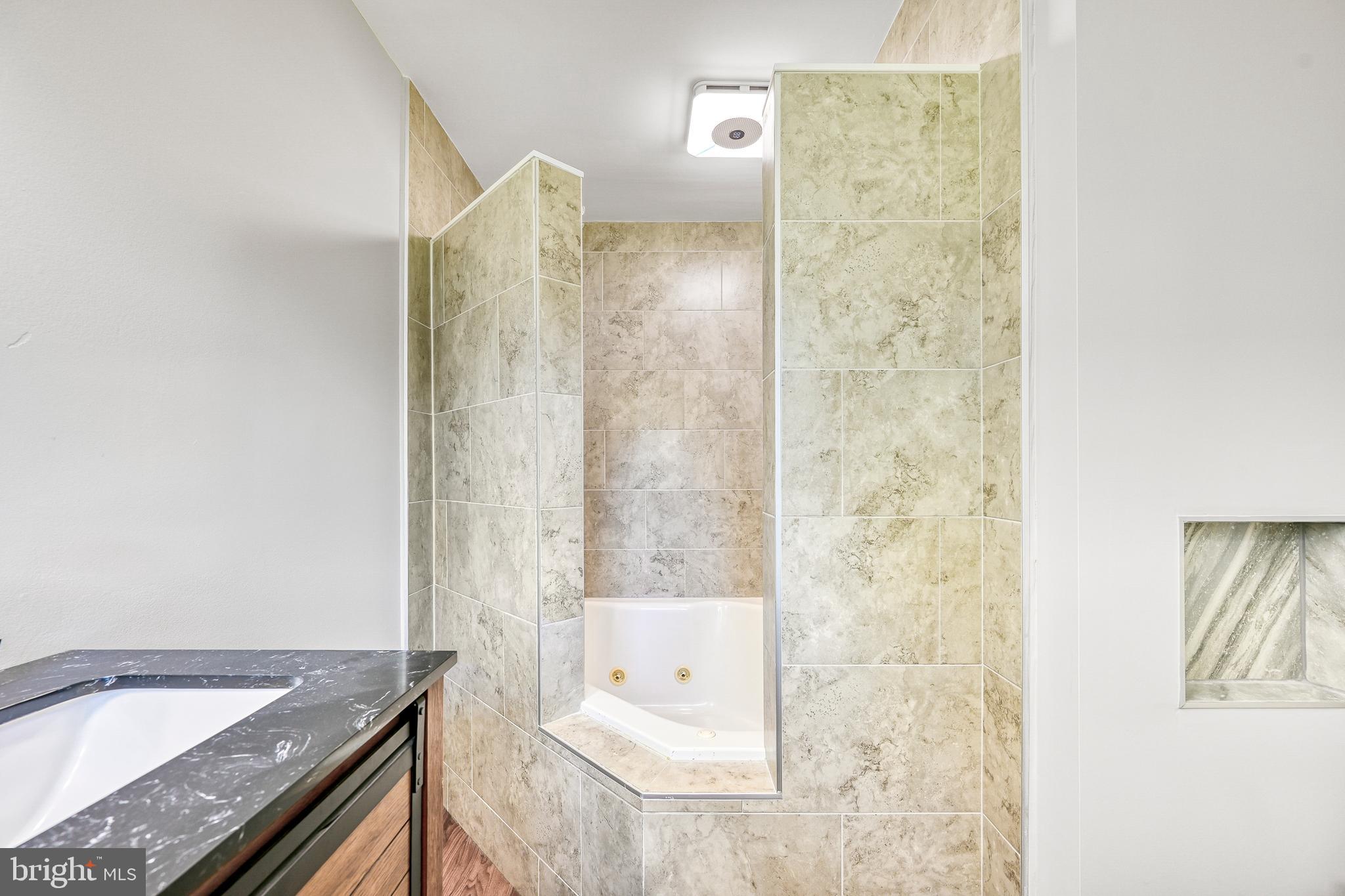 1062 Pendleton Road Mineral, VA 23117 - Photo 22 of 39 Primary Bath w/ Jet Tub and Speaker Light