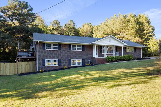 $334,000 | 201 Keowee Trail, Seneca, SC 29678