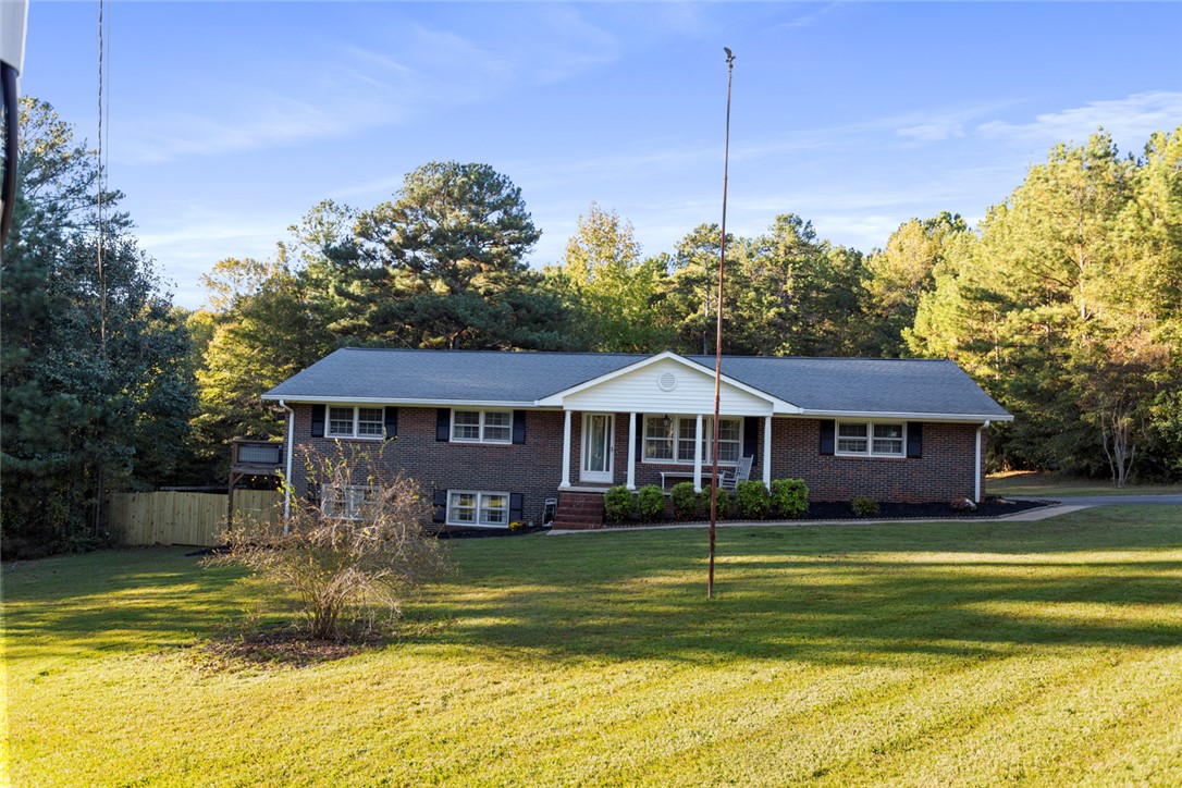 201 Keowee Trail Seneca, SC 29678 - Photo 2 of 34