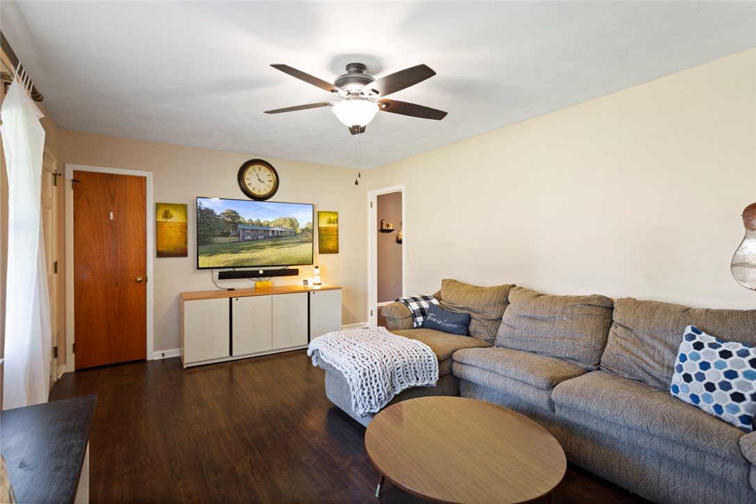 201 Keowee Trail Seneca, SC 29678 - Photo 6 of 34