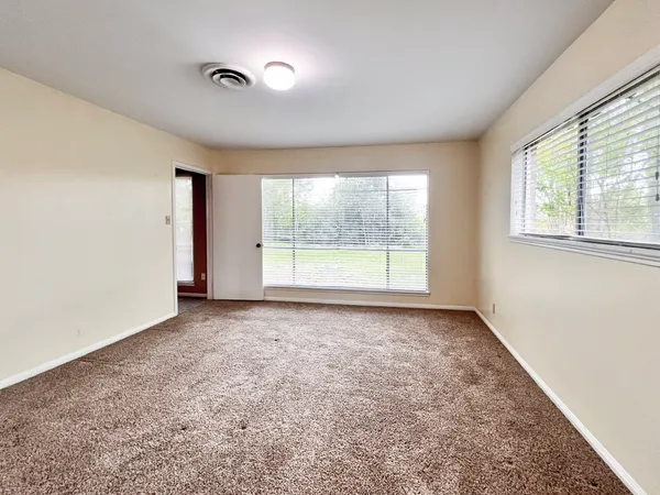 $1,800 | 401 Rolling Hills Drive West, Conroe, TX 77304