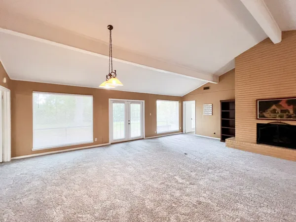 $1,800 | 401 Rolling Hills Drive West, Conroe, TX 77304