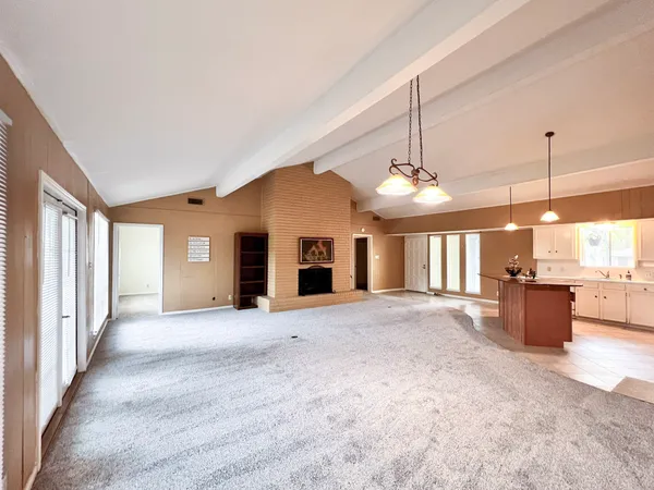 $1,800 | 401 Rolling Hills Drive West, Conroe, TX 77304