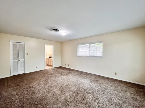 $1,800 | 401 Rolling Hills Drive West, Conroe, TX 77304