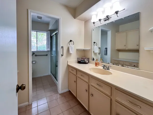 $1,700 | 401 Rolling Hills Drive West, Conroe, TX 77304