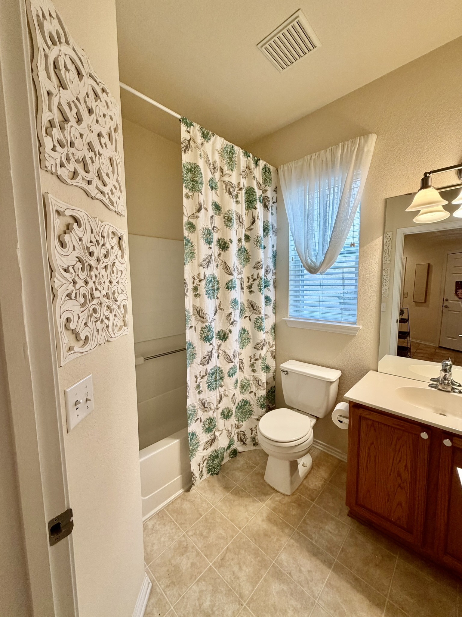 316 Crockett Loop Georgetown, TX 78633 - Photo 7 of 26 Main Full Bathroom