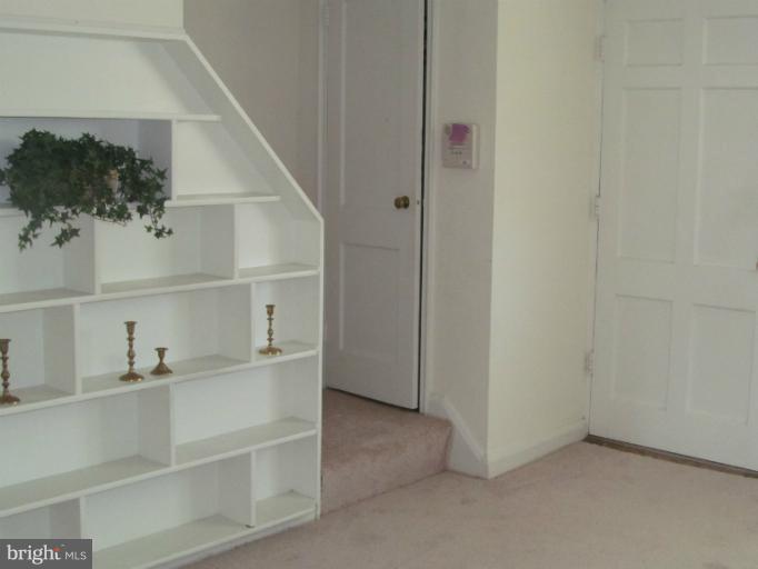 5543 Channing Road Baltimore, MD 21229 - Photo 11 of 13 Living Room