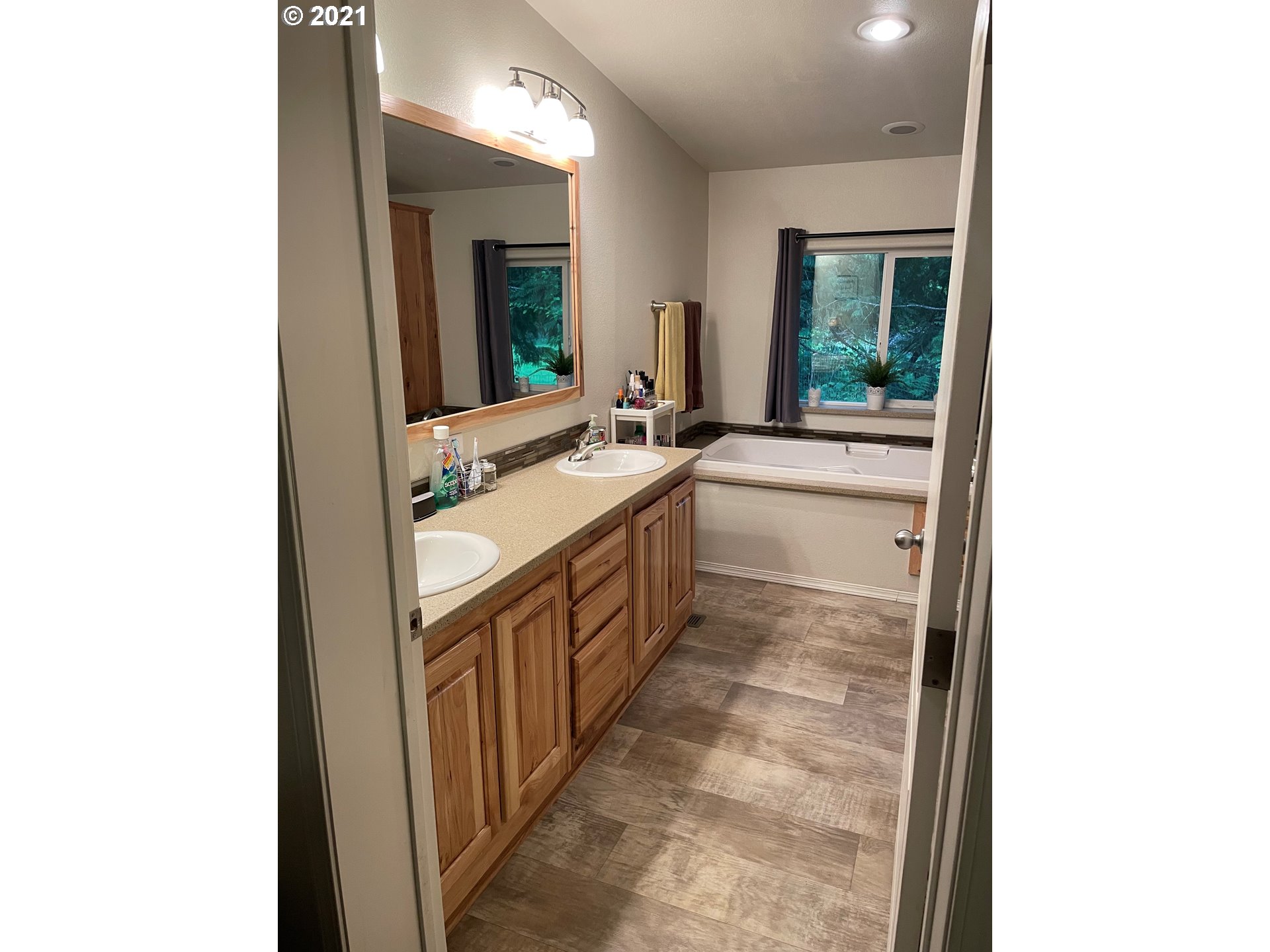 25570 East Welches Road Welches, OR 97067 - Photo 14 of 27 Gallery Image 14