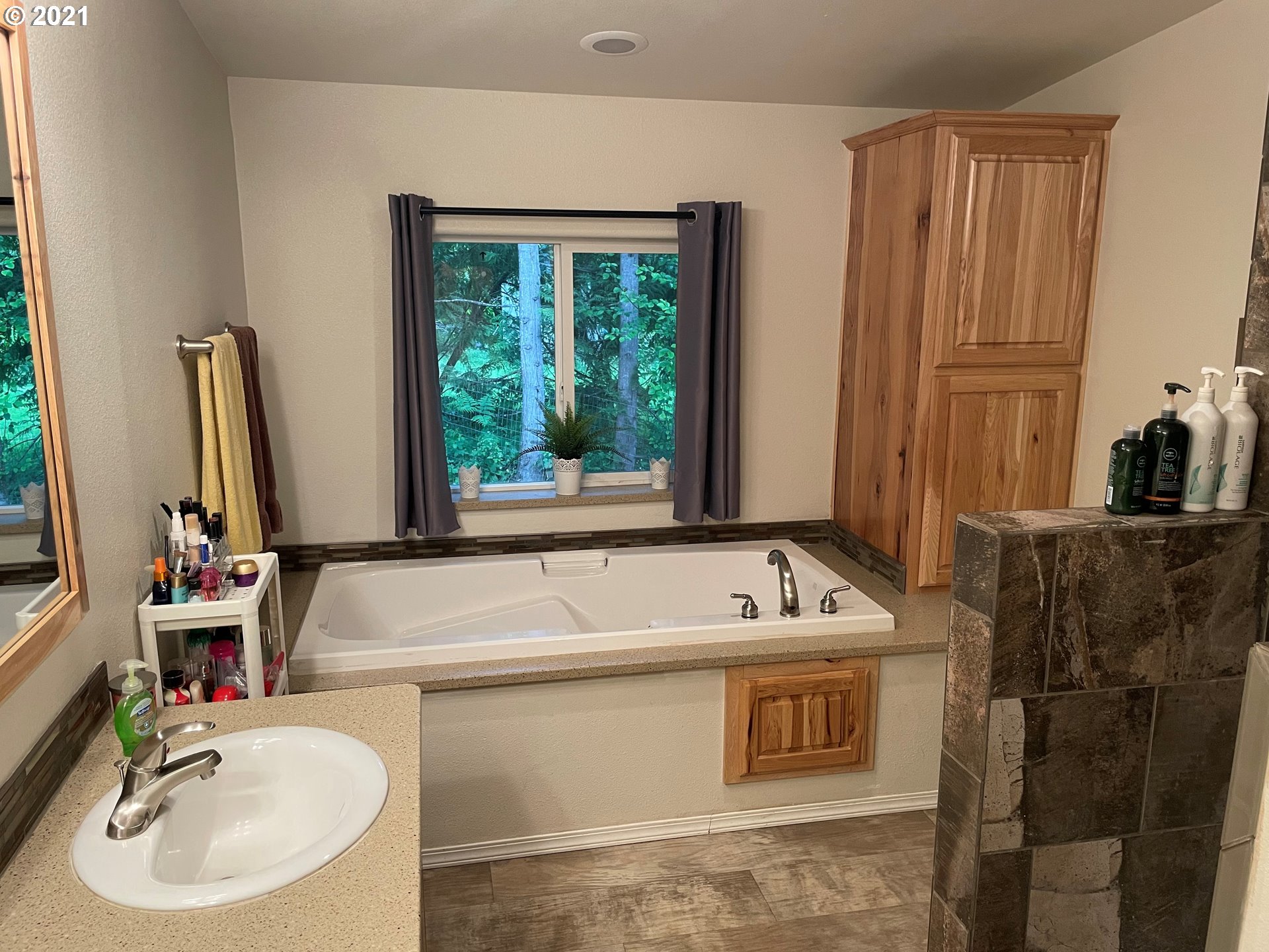 25570 East Welches Road Welches, OR 97067 - Photo 16 of 27 Gallery Image 16