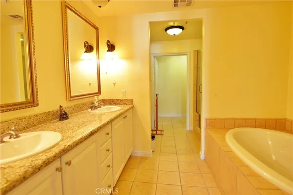$284,999 | 45245 Seeley 17c Drive, Unit 17C, La Quinta, CA 92253
