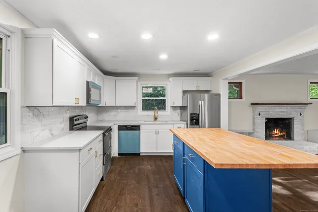 $399,900 | 27 Woodland Drive, Salem, CT 06420