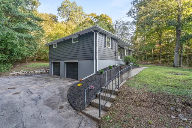 $399,900 | 27 Woodland Drive, Salem, CT 06420