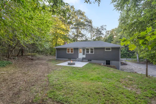 $399,900 | 27 Woodland Drive, Salem, CT 06420